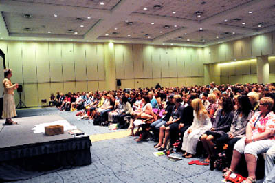 Deborah King Speaks to nearly 1000 people in Toronto at the Hay House I Can Do it Conference 2010!