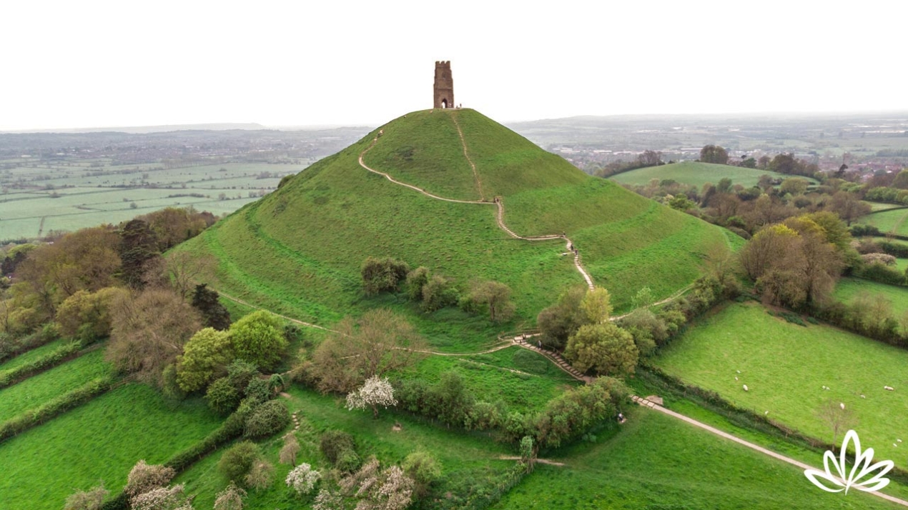 Glastonbury: The Heart Chakra Of The World - Deborah King